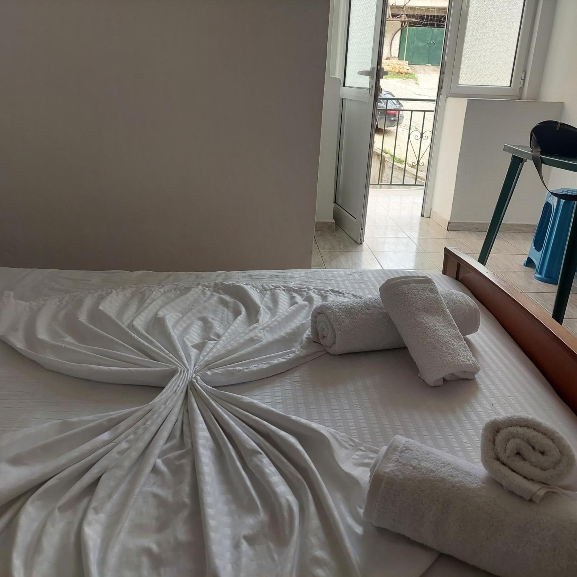 Casa Mia Economy Condos Sarandë Eksteriør bilde